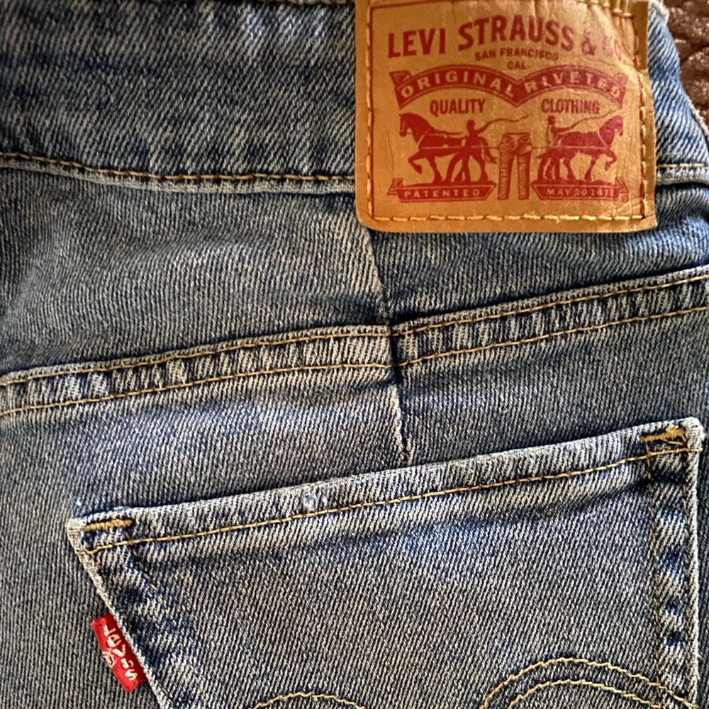 Women’s Demin Levi’s Jeans Skinny Light Wash